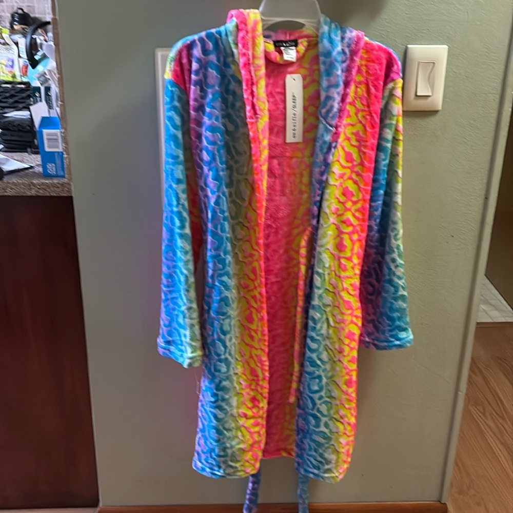 NWT em & alfie robe with hood and pockets “OVER IT.”